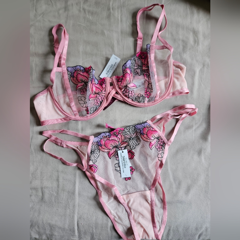 Adore Me Bra 36D